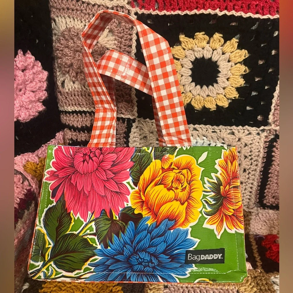 Cheerful Floral Oil-Cloth Tote Bag - Picture 3 of 6